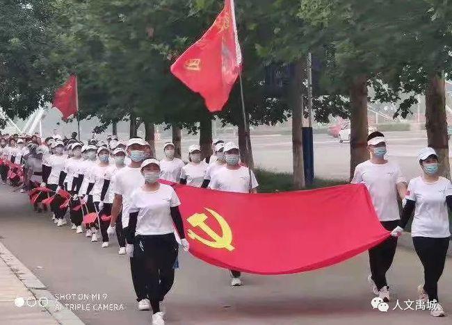 一架客机在阿富汗坠毁,机上共有6人